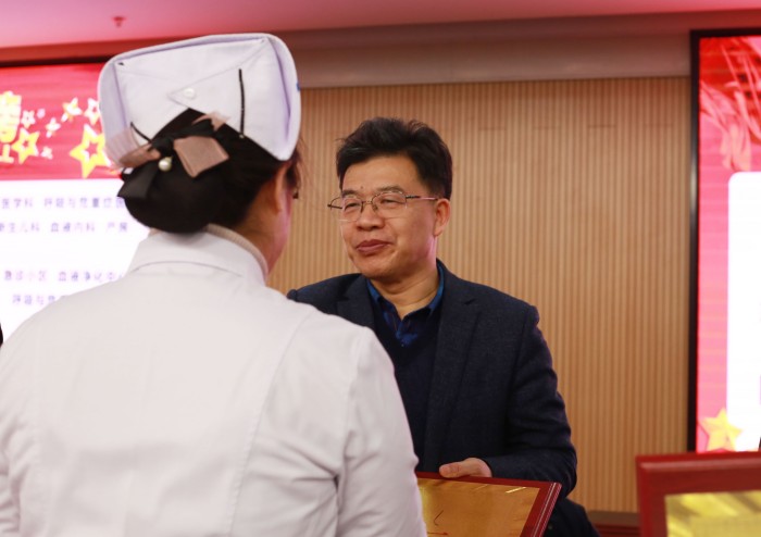 1677201792906040593.jpg 颁奖_副本.jpg
