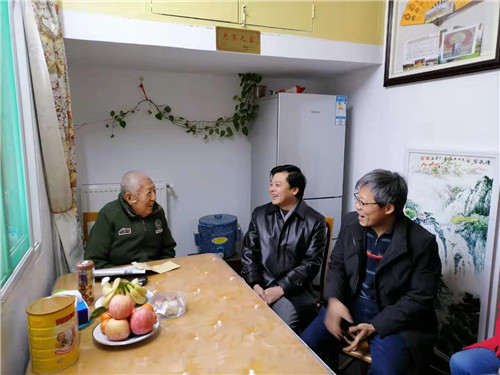 小杨.jpg